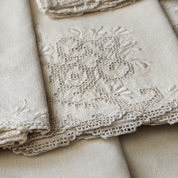 TEN NATURAL LINEN NAPKINS WITH DRAWN THREAD EMBROIDERY - Picture 6 of 7